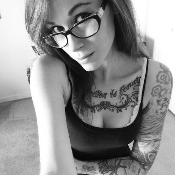 hot_and_hardcore_tattooed_girls_640_41