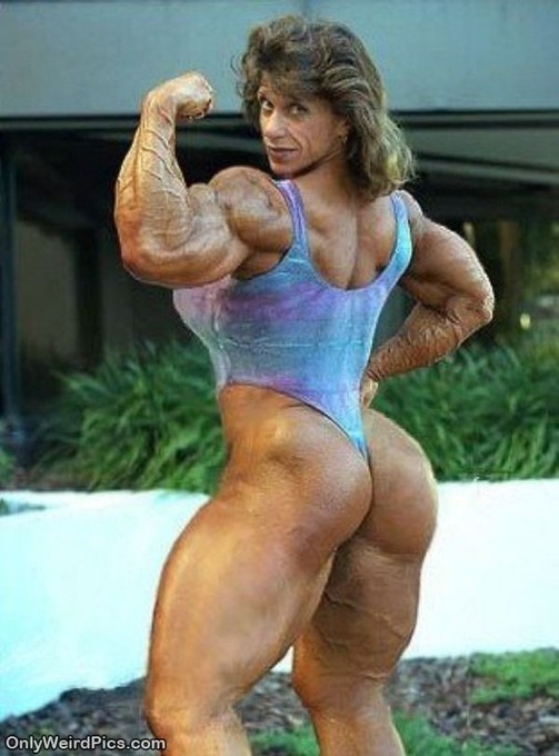 Weirdpictures-strange_Muscle_Lady