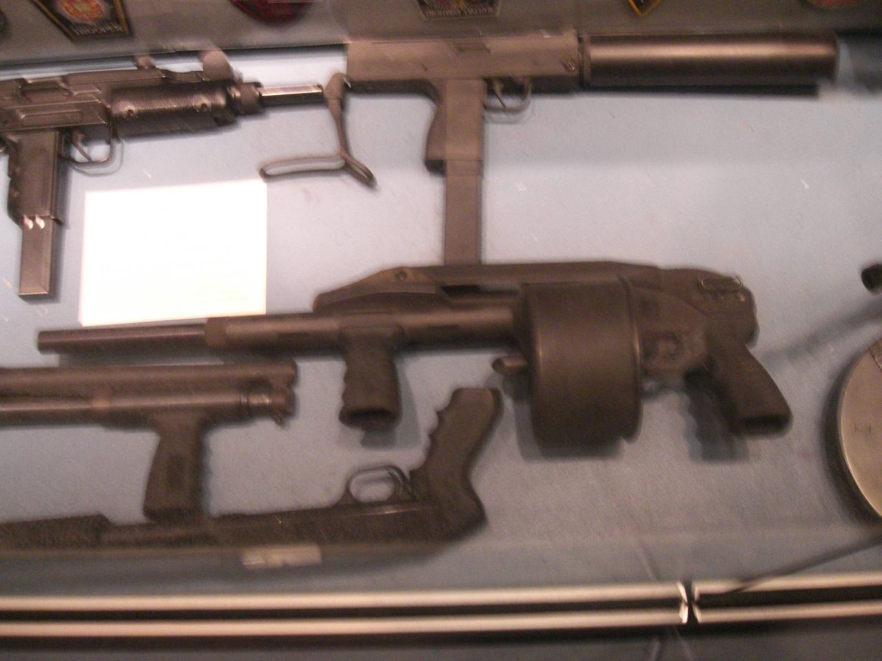 バイオハザードに出て来た武器でも貼っていくか ラジック バイオハザードに出て来た武器でも貼っていくか ラジック