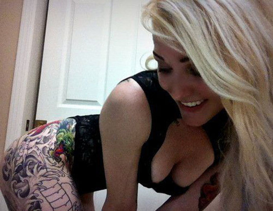 hot_and_hardcore_tattooed_girls_640_46