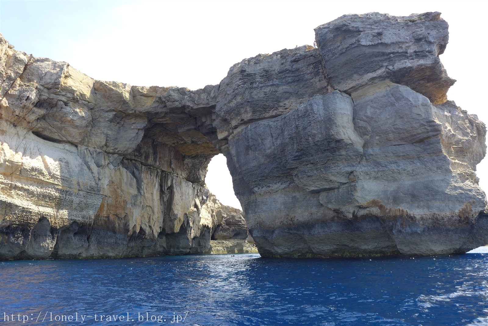 マルタ旅行記36 大自然の奇跡 ゴゾ島で必見のアズール ウィンドウ 青の洞門もあるよ ロンリートラベル 海外個人旅行記