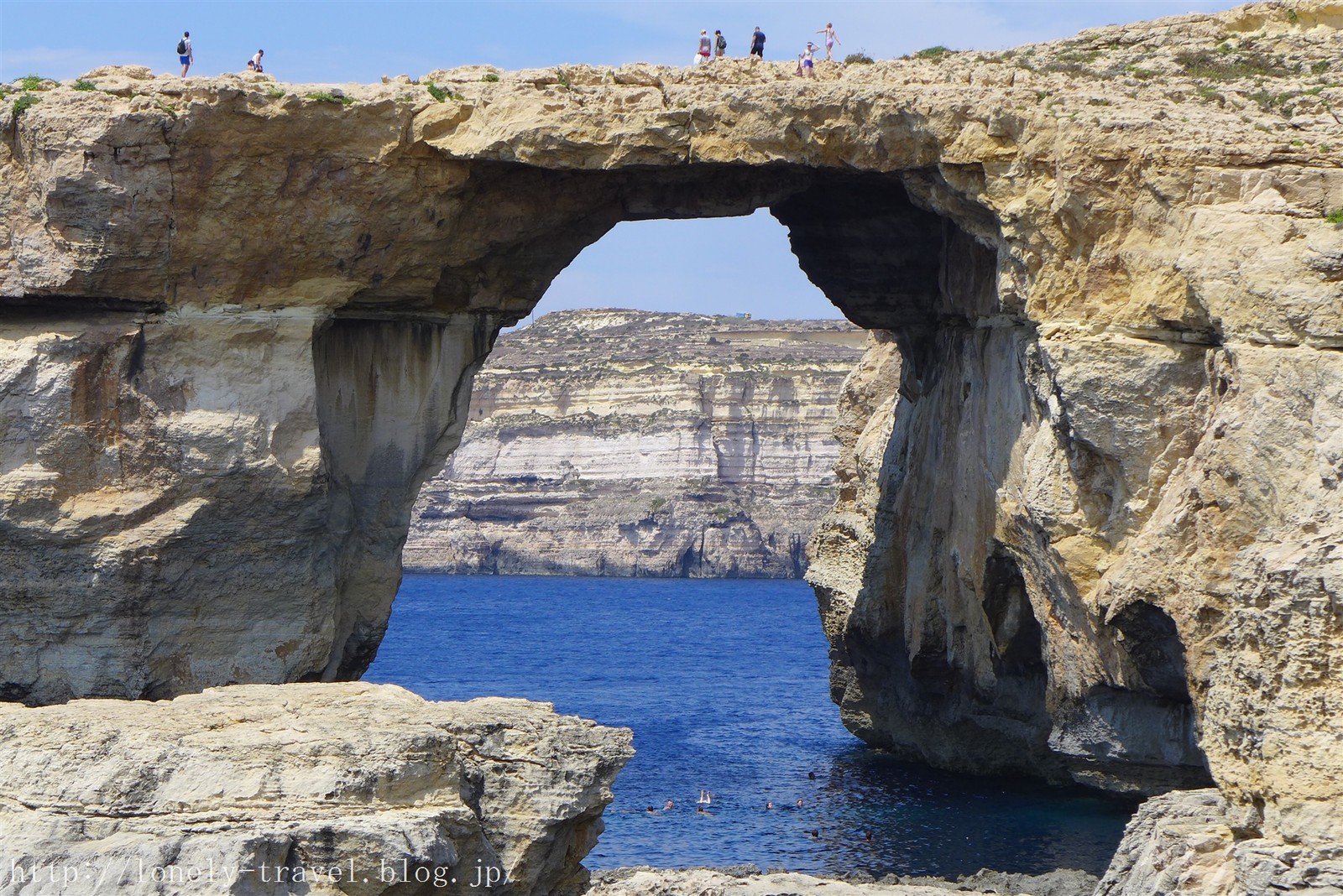 マルタ旅行記36 大自然の奇跡 ゴゾ島で必見のアズール ウィンドウ 青の洞門もあるよ ロンリートラベル 海外個人旅行記