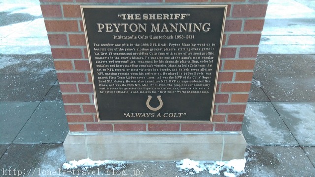 Peyton Manning statueڥȥ󡦥ޥ˥