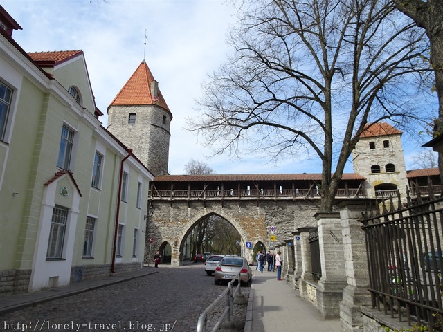 城壁入口（修道女の塔）