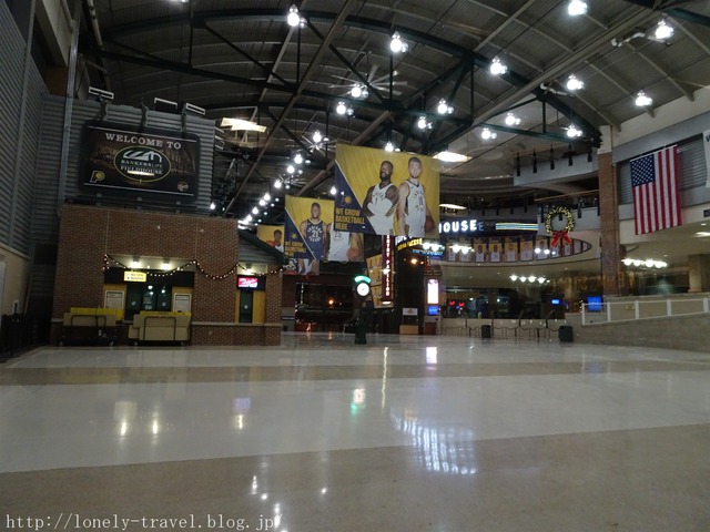 ¥Ð¥ó¥«¡¼¥º¡¦¥é¥¤¥Õ¡¦¥Õ¥£¡¼¥ë¥É¥Ï¥¦¥¹¡ÊBankers Life Fieldhouse¡Ë