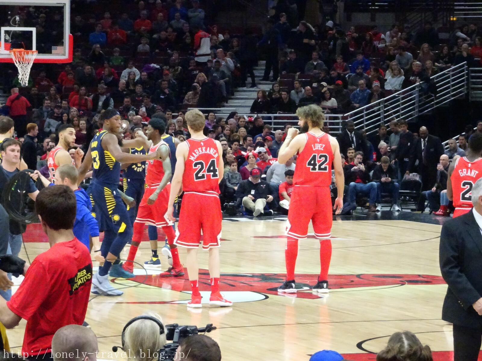 シカゴ旅行記12 Nba現地観戦 ペイサーズvsブルズ ユナイテッド センター 試合 前半編 ロンリートラベル 海外個人旅行記 シカゴ旅行記12 Nba現地観戦 ペイサーズvsブルズ ユナイテッド センター 試合 前半編 ロンリートラベル 海外個人旅行記