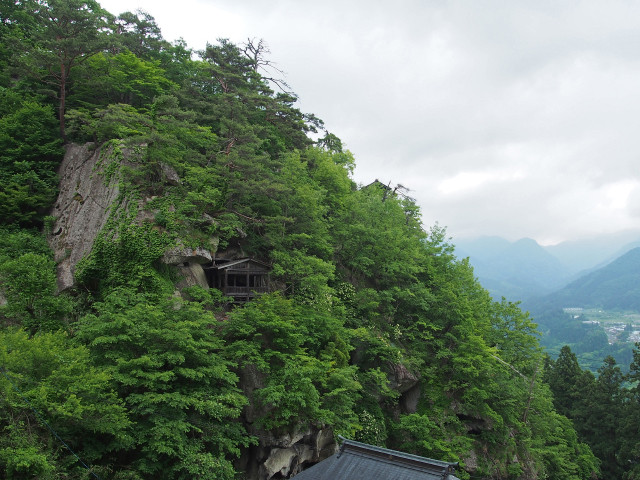 胎内堂と釈迦堂