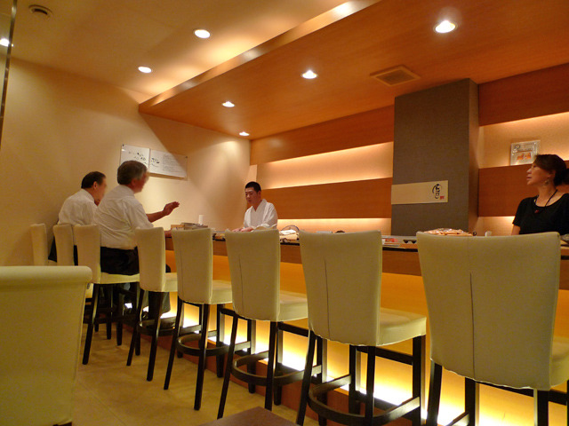 宝寿司 店内