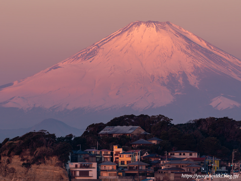 鎌倉 七里ヶ浜からの富士山と江ノ電 2021年2月11日 悠々自適生活 鎌倉 七里ヶ浜からの富士山と江ノ電 2021年2月11日 悠々自適生活