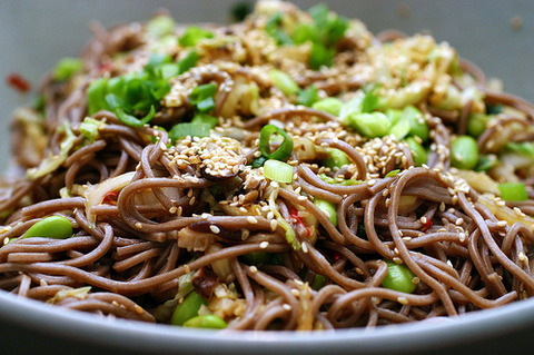 椎茸とネギのスパイシー蕎麦