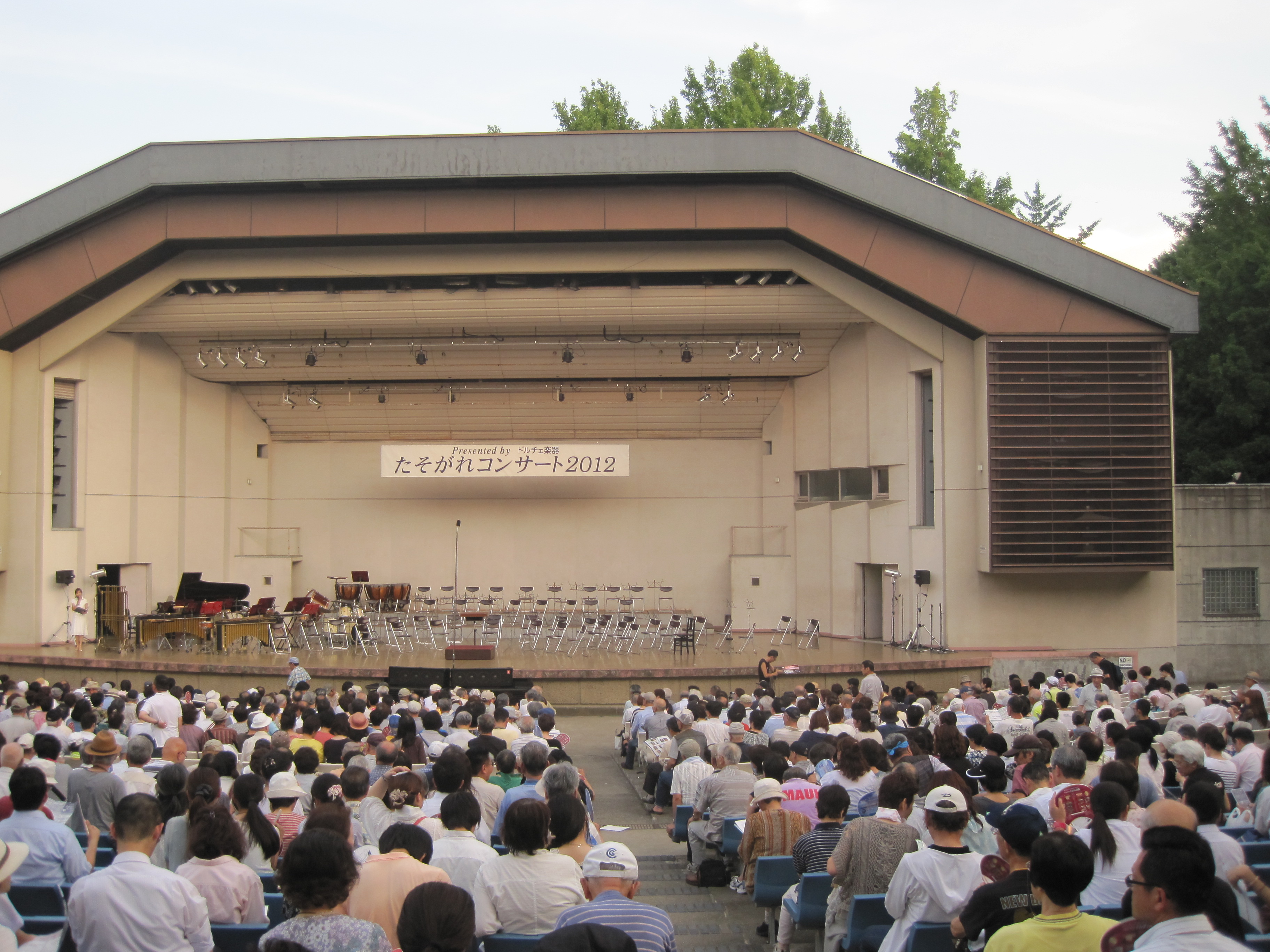 Presented Byドルチェ楽器 たそがれコンサート2012 7月27日分 かげぶろぐ