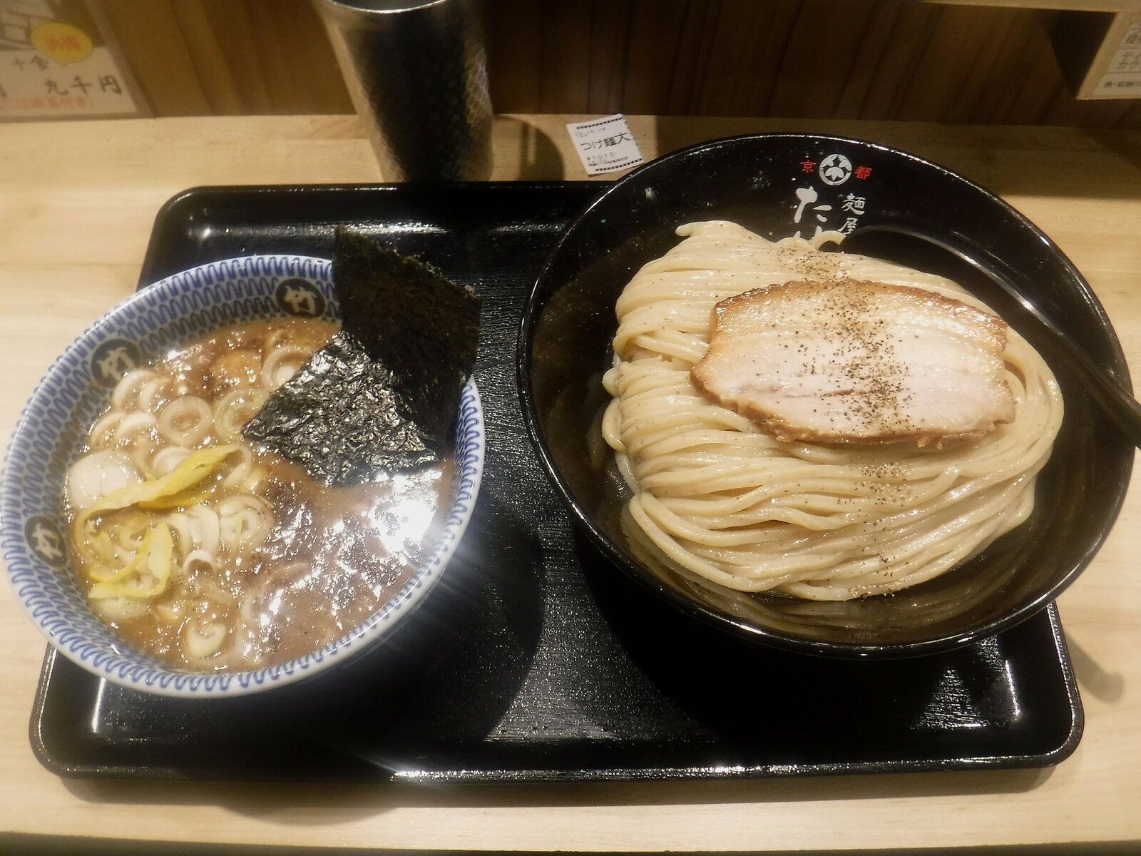 六月ラーメン そのq 麺屋たけ井阪急梅田店 元 食い倒れ日報 Ez イージー 六月ラーメン そのq 麺屋たけ井阪急梅田店 元 食い倒れ日報 Ez イージー