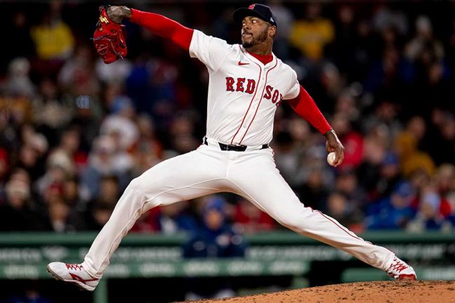 20250410_Aroldis_Chapman-650x433