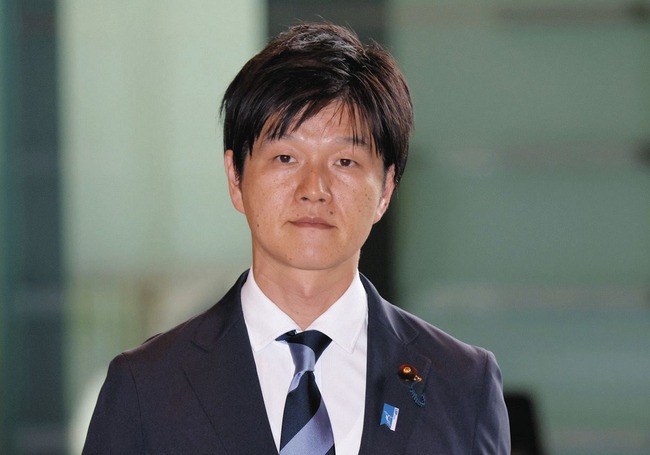  【悲報】鈴木農水大臣、コメの買い戻しを進言するも高市がブチギレて即却下　コメの値段さらに暴落へ・・・