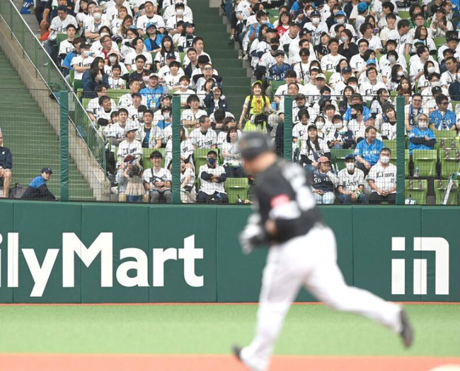 西武ファンだけど今見たら、山川に満塁打たれてる