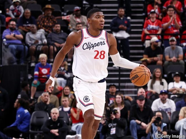 八村塁、NBA開幕戦でリバウンドしまくって圧倒してしまうwww