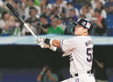 村上 宗隆 .261 1本塁打 2打点 出塁率.452 長打率.348 OPS.799