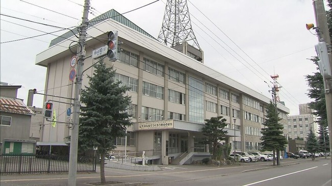【旭川】「警察官と鬼ごっこがしたかった」交番に爆竹投げ込んだ疑い １７歳の少年と１６歳の少女を逮捕