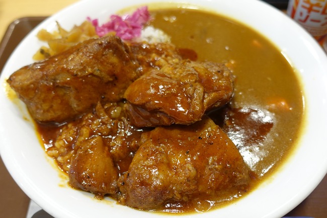 【朗報】すき家の「ポークロックカレー」ガチで美味すぎるww