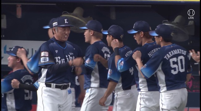 【朗報】西武ライオンズ、試合前から勝利のグータッチをしていたｗｗｗ