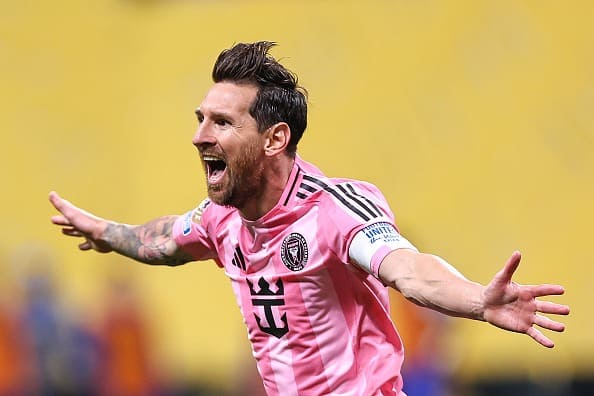 【悲報】ジダン（ハ）「史上最高のサッカー選手はメッシ」