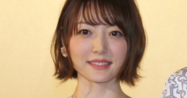 花澤香菜ちゃん、イベントでオタクの耳元に口を近づけて囁くトーク会実施ｗｗｗｗｗｗｗｗ
