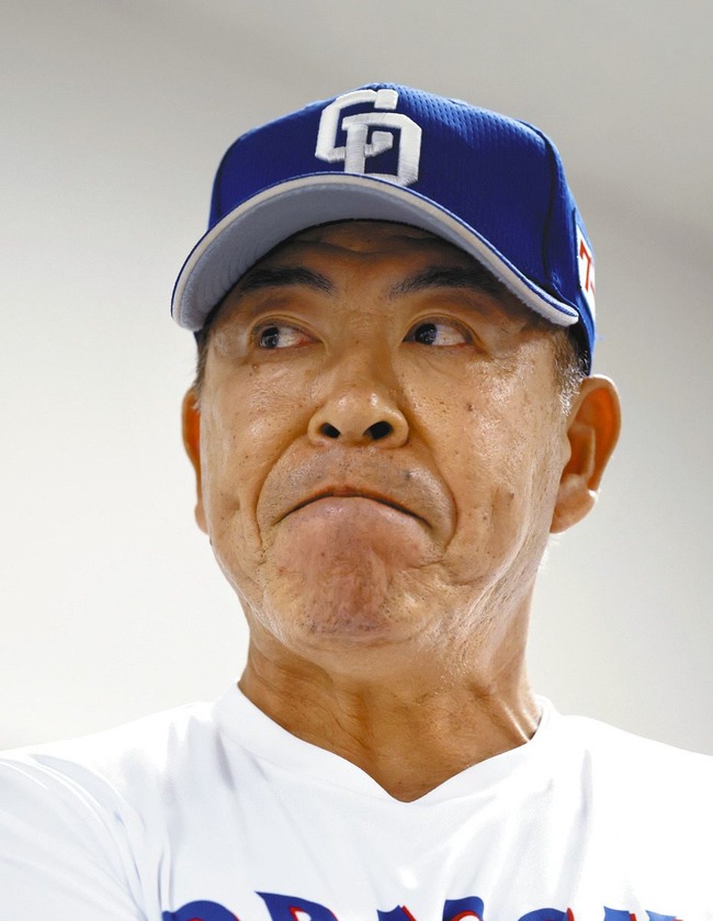 関東竜「井上辞めろぉ！(ブーイング)」　井上一樹「辞めます」　関東竜「え？」