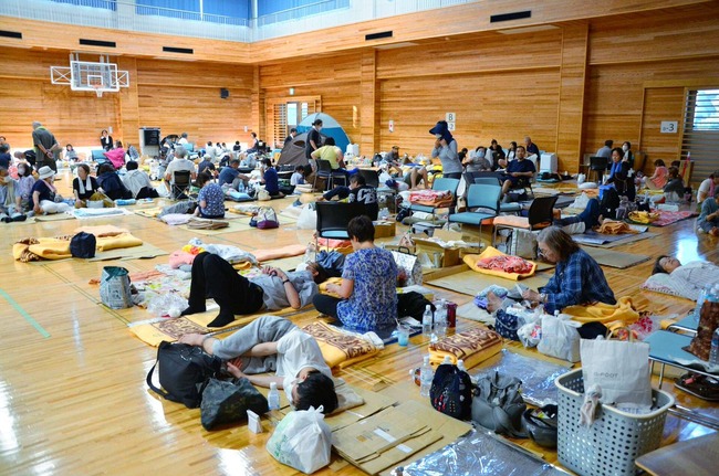  【悲報】韓国人「え待って、何で日本の避難所って10年前と同レベルなの(ドン引き