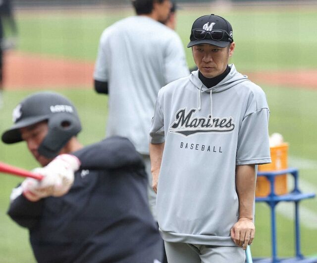 千葉ロッテマリーンズ、DOGBOSS🐶に西岡を盗られる