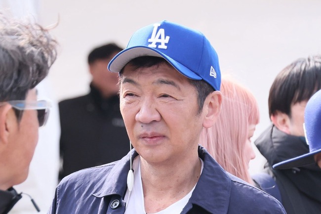 img_64bbbafef64f56138d6fd55acbfae304119576