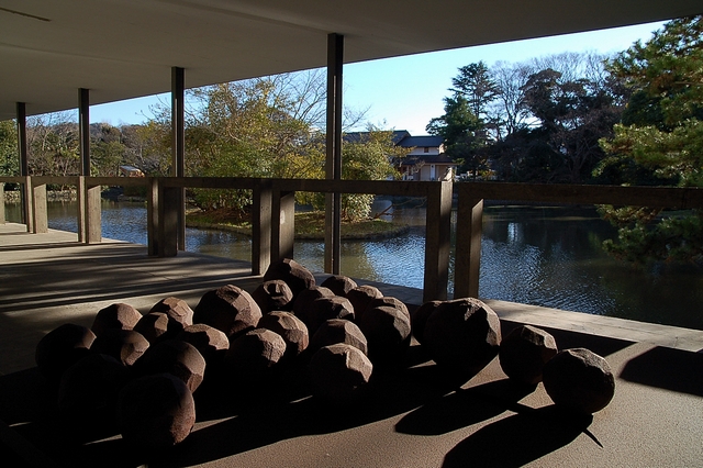 神奈川県立近代美術館 鎌倉館 悲しき石庭