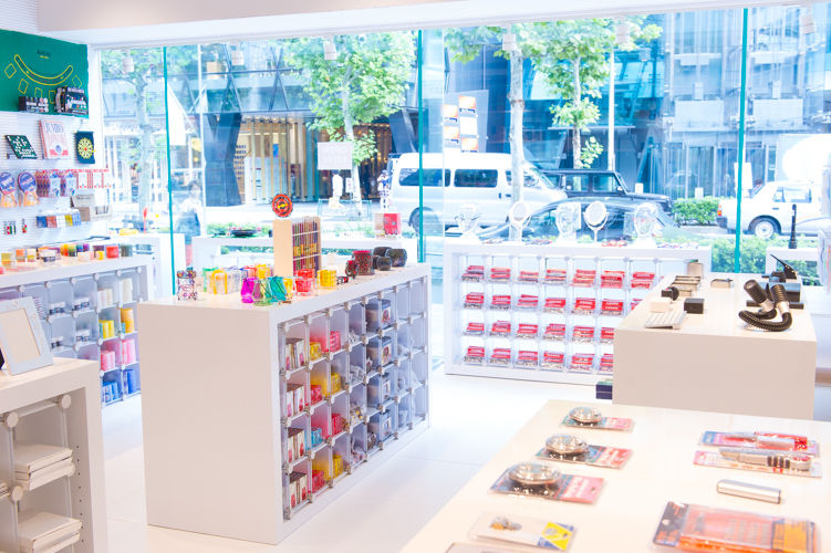 大阪の人気雑貨ストア Asoko 東京初上陸 原宿に旗艦店 シロナガスクジラ
