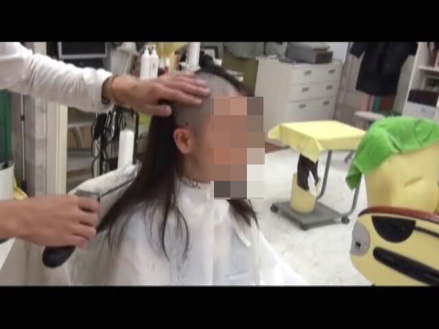 30歳の美人OLがロングヘアーを剃髪して妖艶なツルツルスキンヘッドに!! : 剃髪断髪フェチのための動画画像ブログ 30歳の美人OLがロングヘアーを剃髪して妖艶なツルツルスキンヘッドに!! : 剃髪断髪フェチのための動画画像ブログ