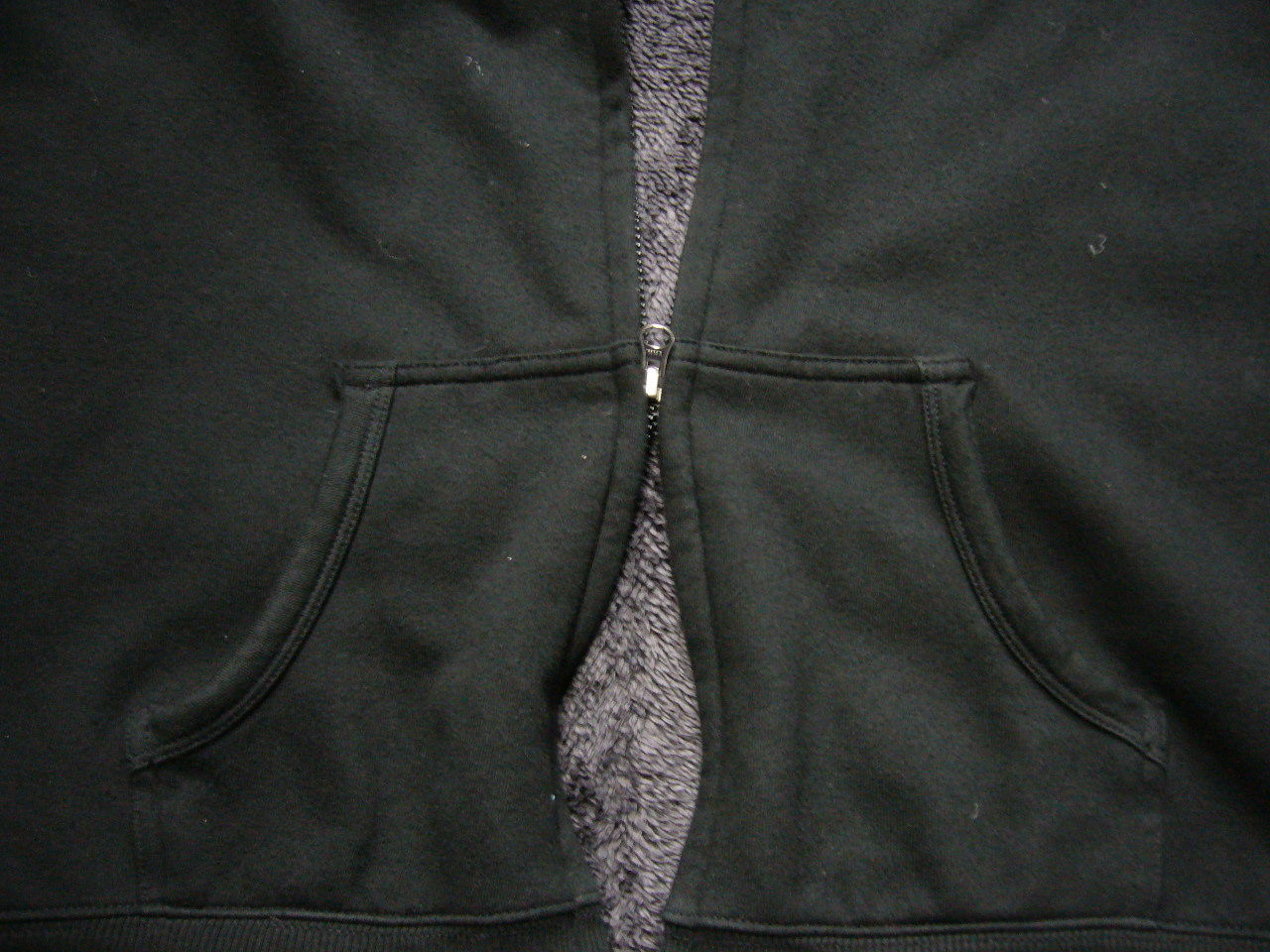 ユニクロのパーカー ジッパー修理 シエルブルー作業事例集