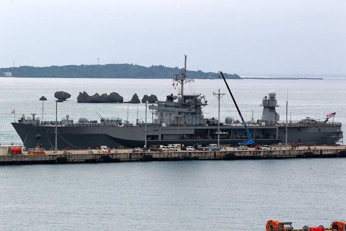 USS BLUE RIDGE LCC 19 : RODN-Kadena