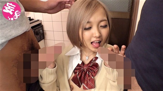 金髪ショートカット少女のフェラ