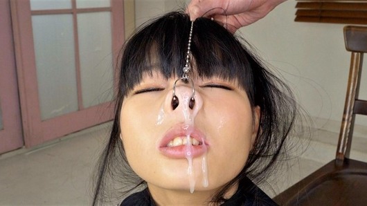 鼻フックで顔射