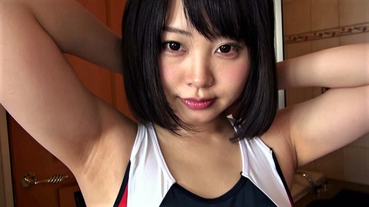 ショートヘア美人のワキ