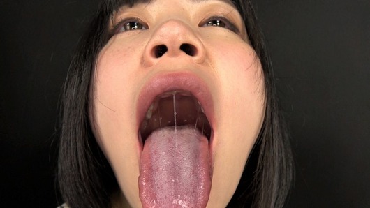 佐野あいの舌と鼻の穴