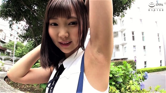 美少女のワキ