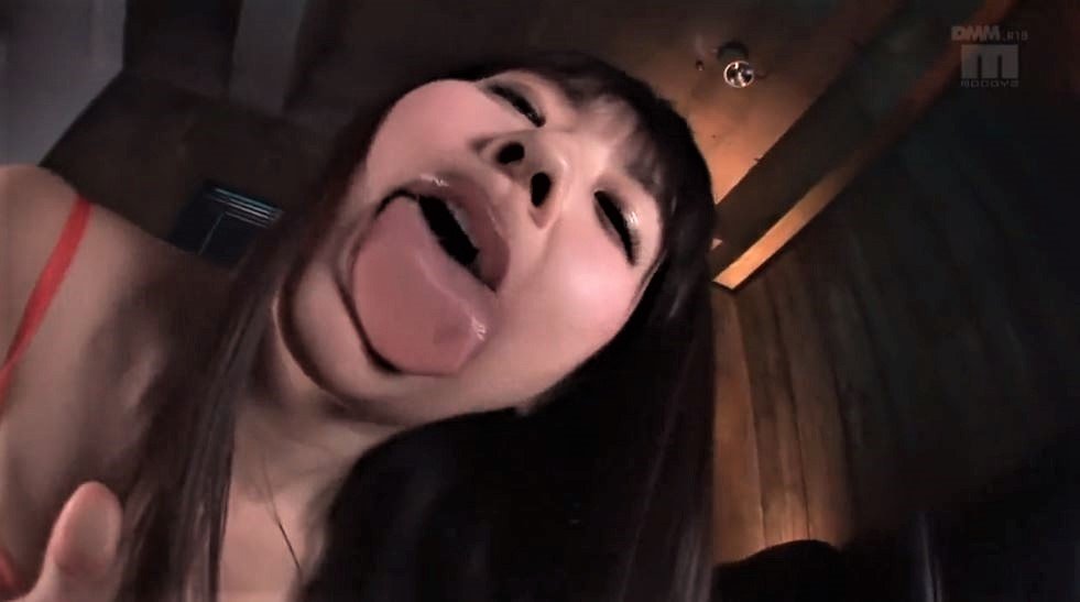つぼみがアクリル板にバーチャルキスとバーチャル顔騎で体液噴出 よだれ 唾フェチ無料動画 垂涎もの