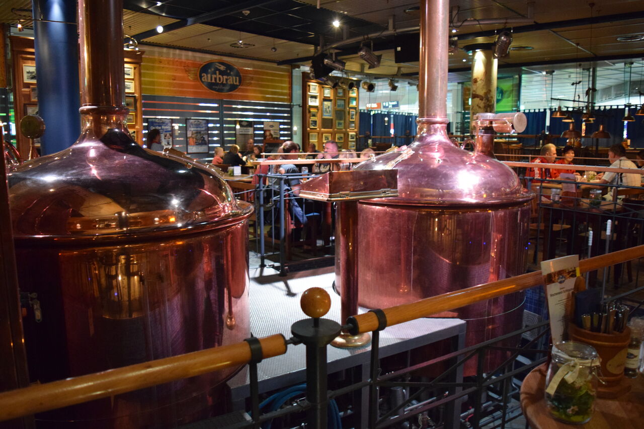 夏旅☆チェコ ミュンヘン空港のエアブロイでディナー＆FC・バイエルン