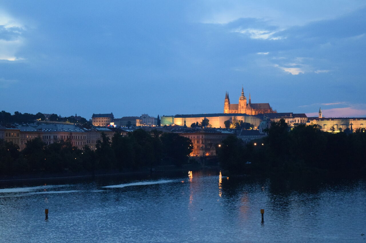 旅いちご 夏旅 チェコ プラハの夜景 旅いちご 夏旅 チェコ プラハの夜景