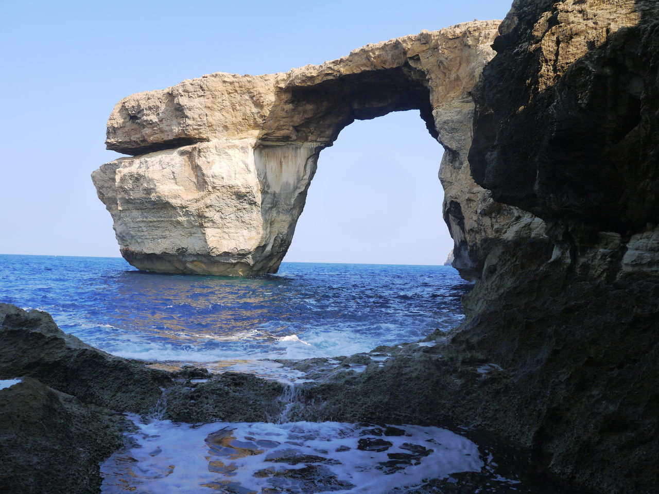 旅いちご 夏旅 マルタ ゴゾ島 アズールウィンドウ