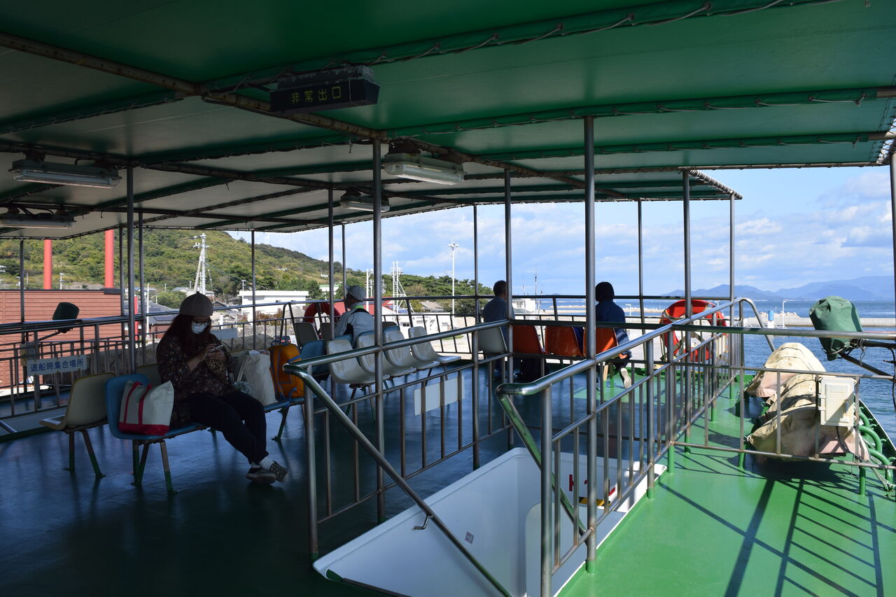 旅いちご サクッと 高松 瀬戸内海の美しさに触れる旅 男木島港のアート作品