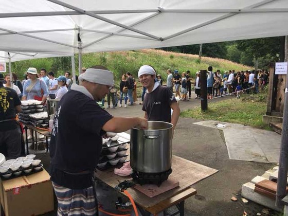 40501211_2010921752307089_3