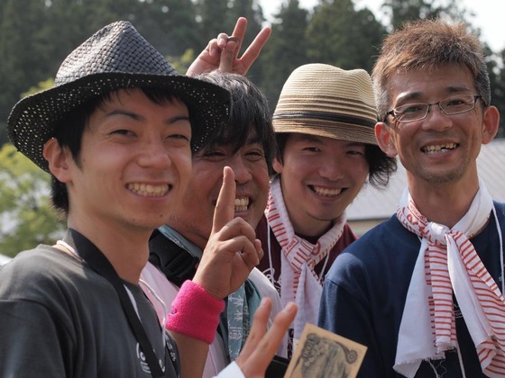 313956_327693840648570_1966215691_n