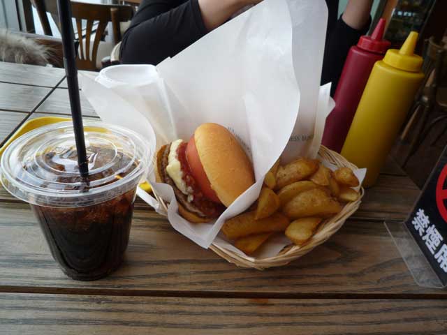 アオモリ大陸 笑 青森 フレッシュネスバーガー 好きだったんですが