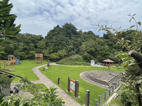 7938B4B9-10D2-4C14-818F-A16C74EE0F0D