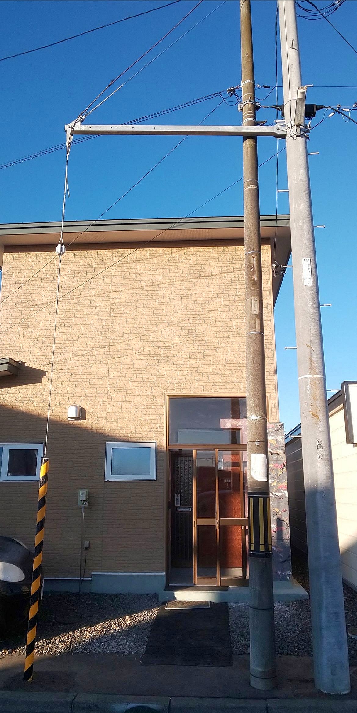 電信柱の支線 斜めのワイヤー の位置を変えてもらった記録 ロミオ研究所 コンセプトは表現 興味 創作 製作 制作 道東 仕事中 記録 Rock